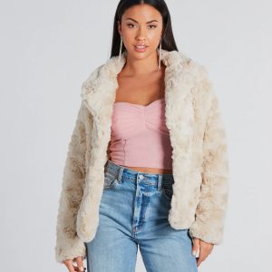 Top Trendsetter Textured Faux Fur Coat