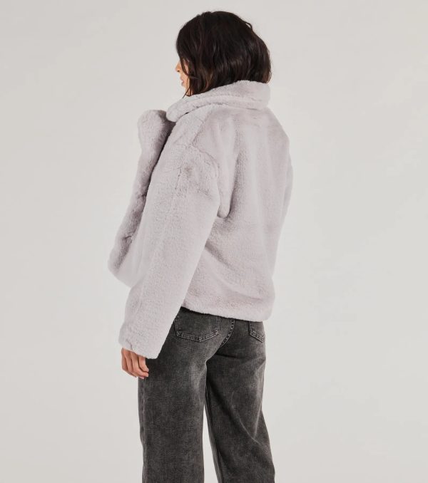 Diva Chic Cropped Faux Fur Jacket - Image 2