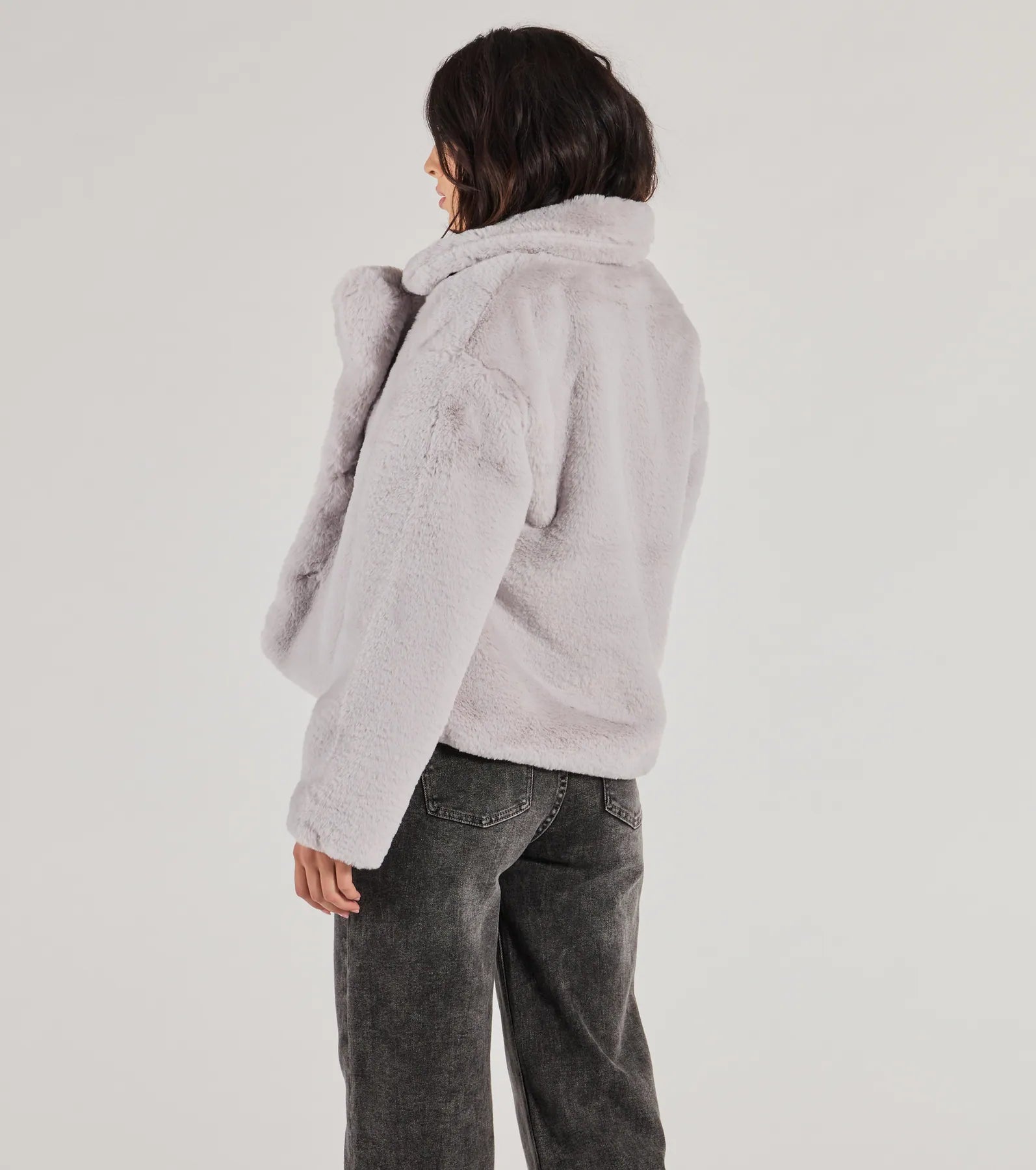 Diva Chic Cropped Faux Fur Jacket - Image 2