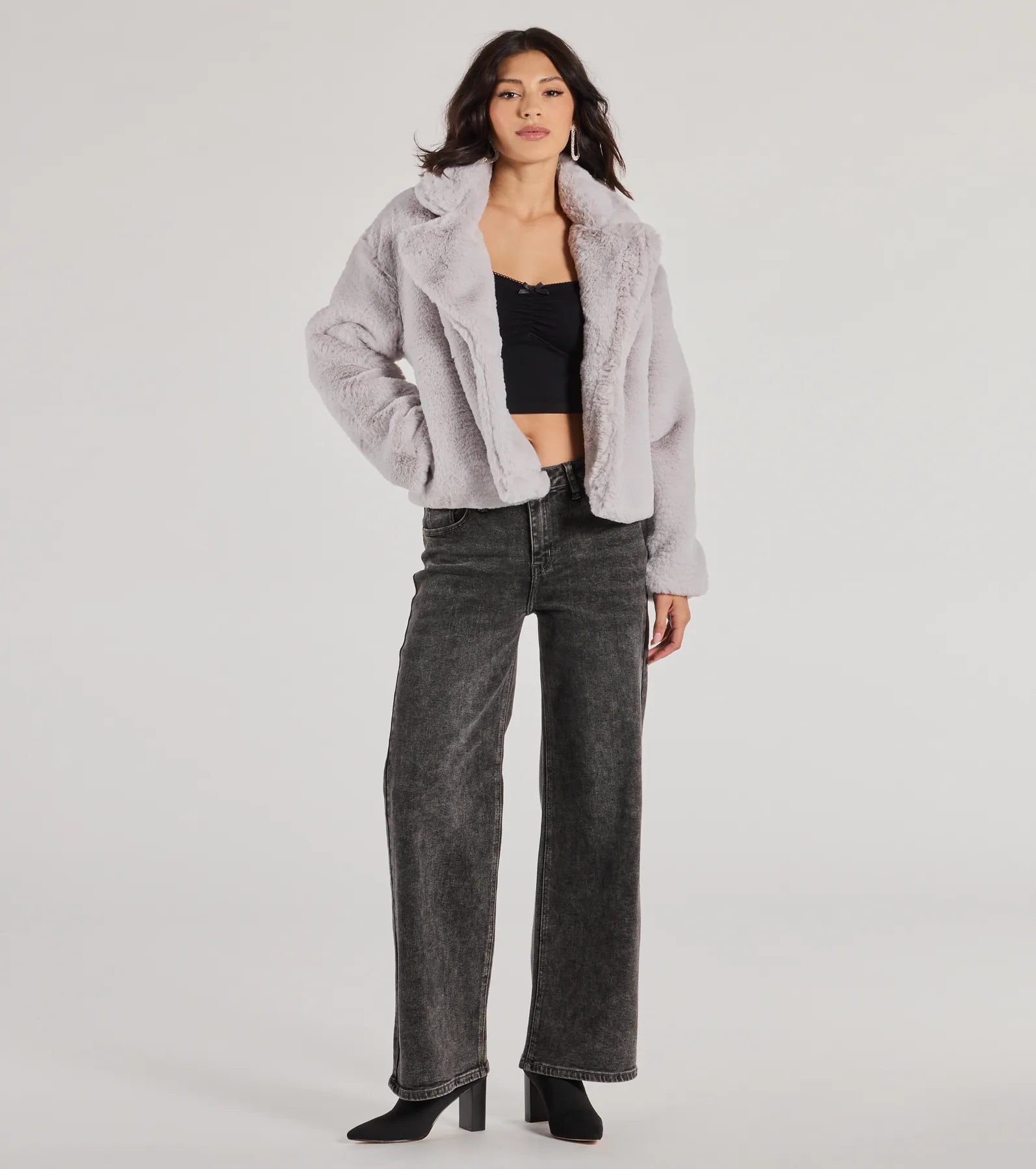 Diva Chic Cropped Faux Fur Jacket - Image 3