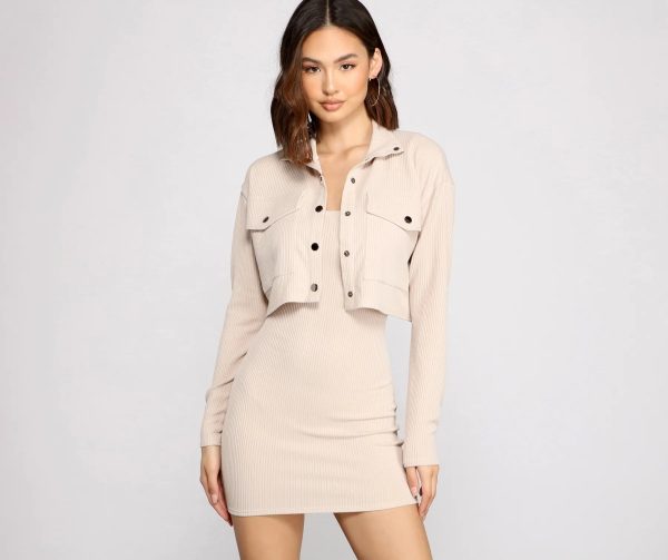 Casually Chic Ribbed Knit Cropped Jacket - Image 5