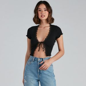 Feelin' Cute Tie-Front Crop Top