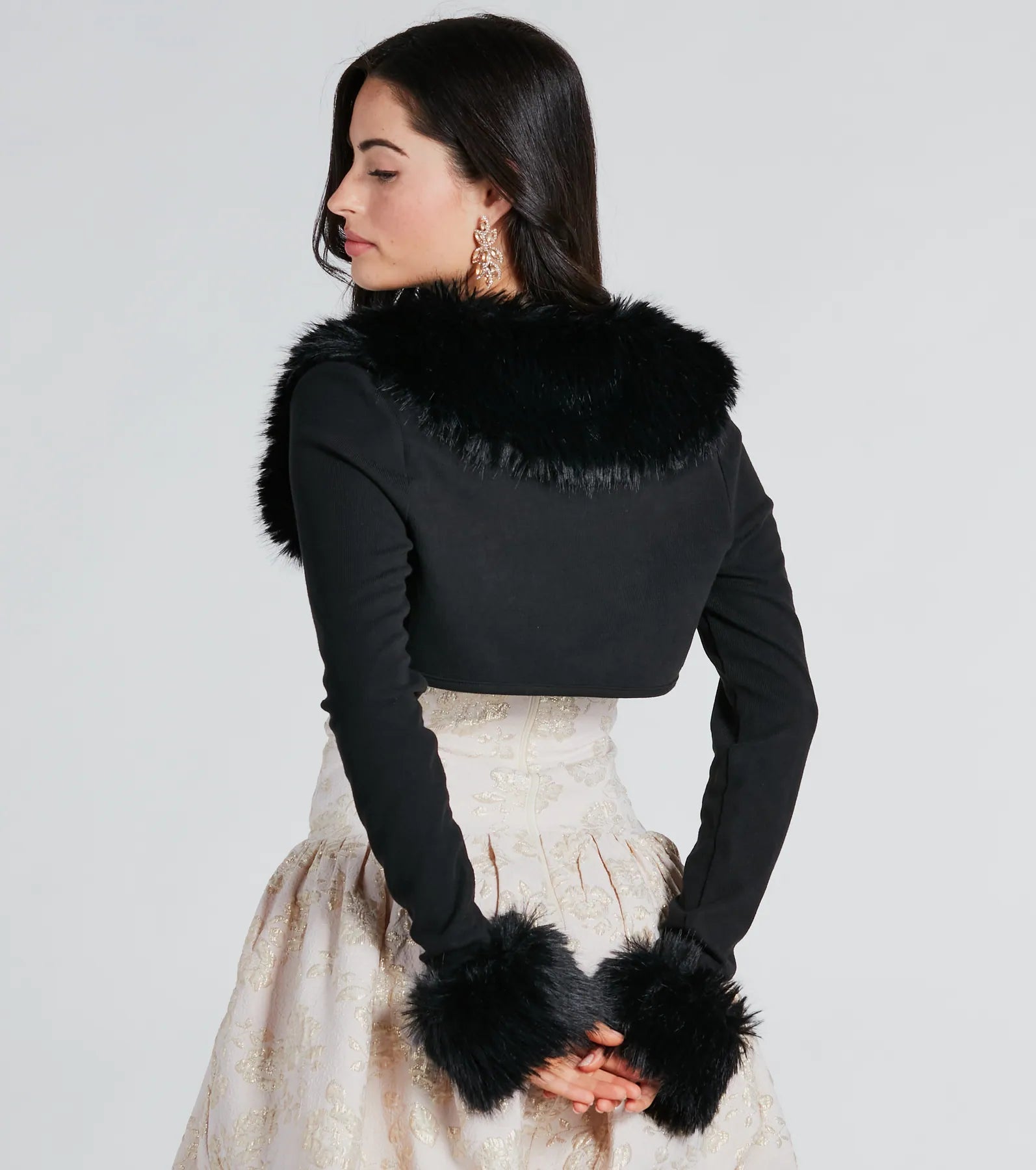 Exclusive Chic Removable Faux Fur Long Sleeve Bolero - Image 7