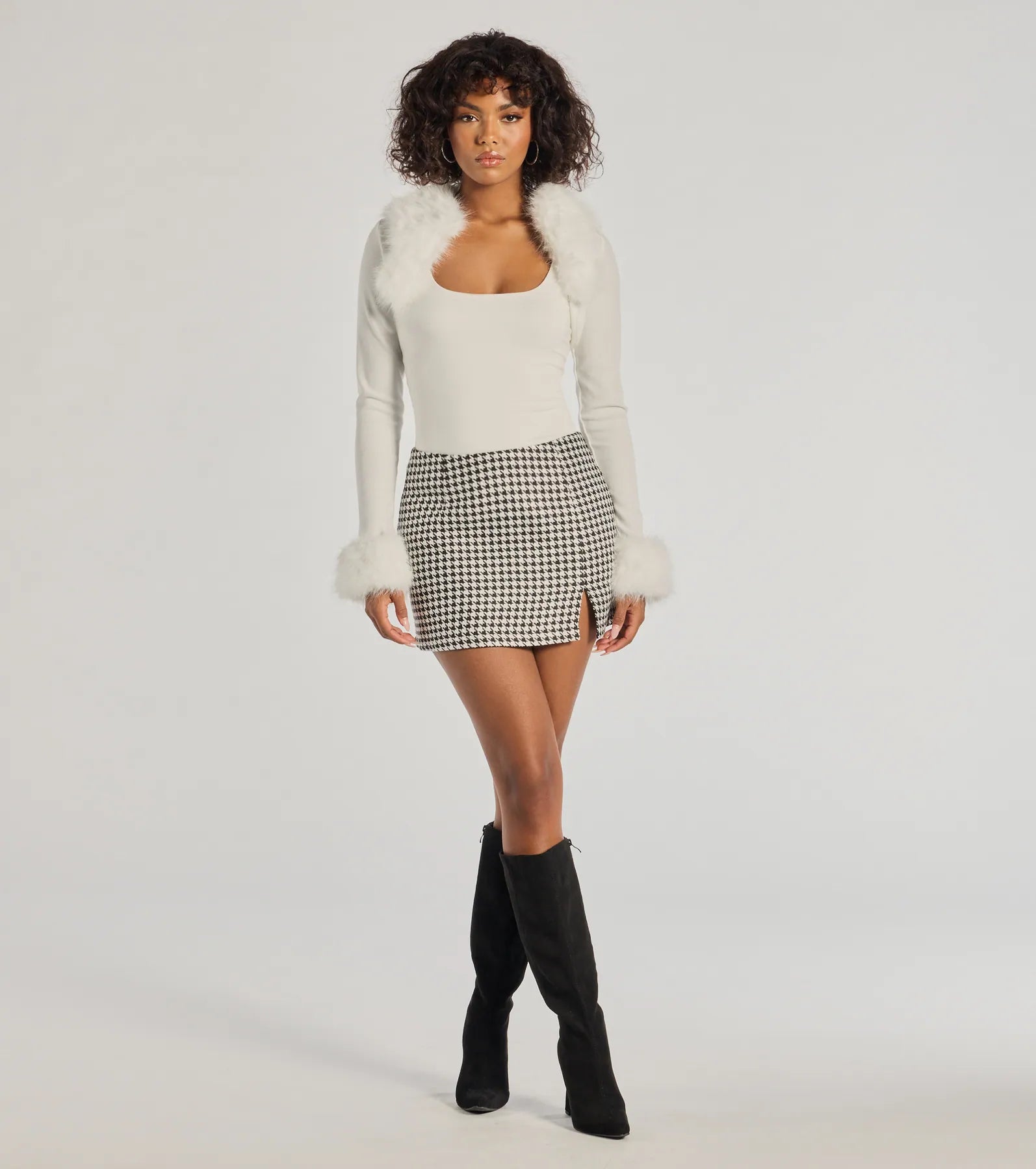 Exclusive Chic Removable Faux Fur Long Sleeve Bolero - Image 3
