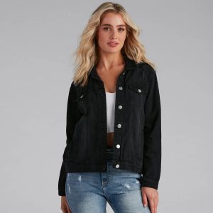 Effortlessly Trendy Boyfriend Denim Jacket