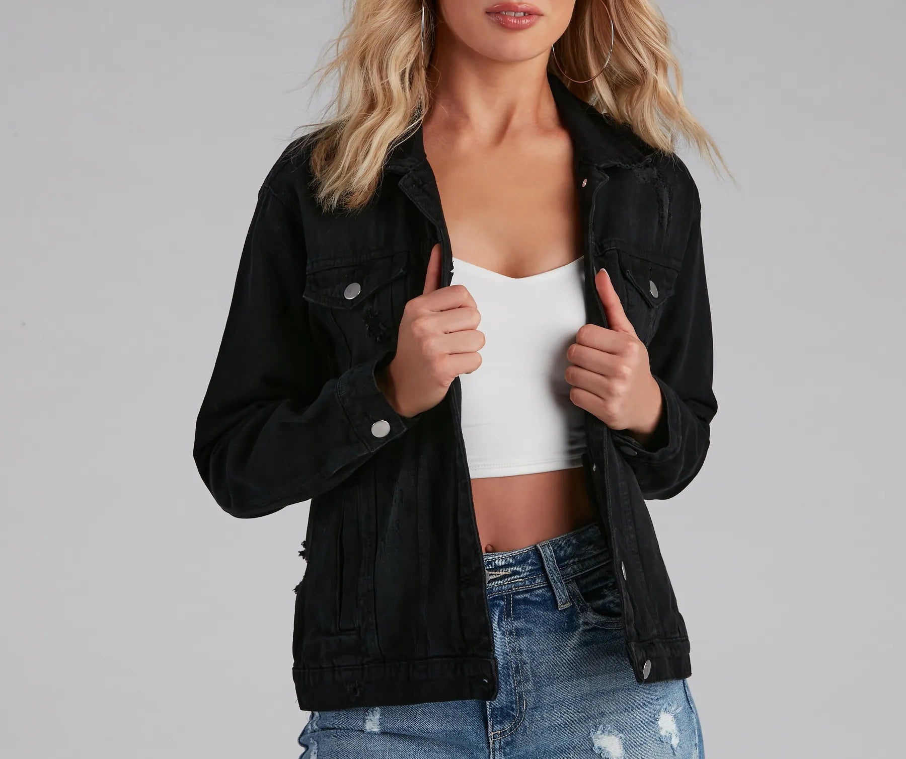 Effortlessly Trendy Boyfriend Denim Jacket - Image 3