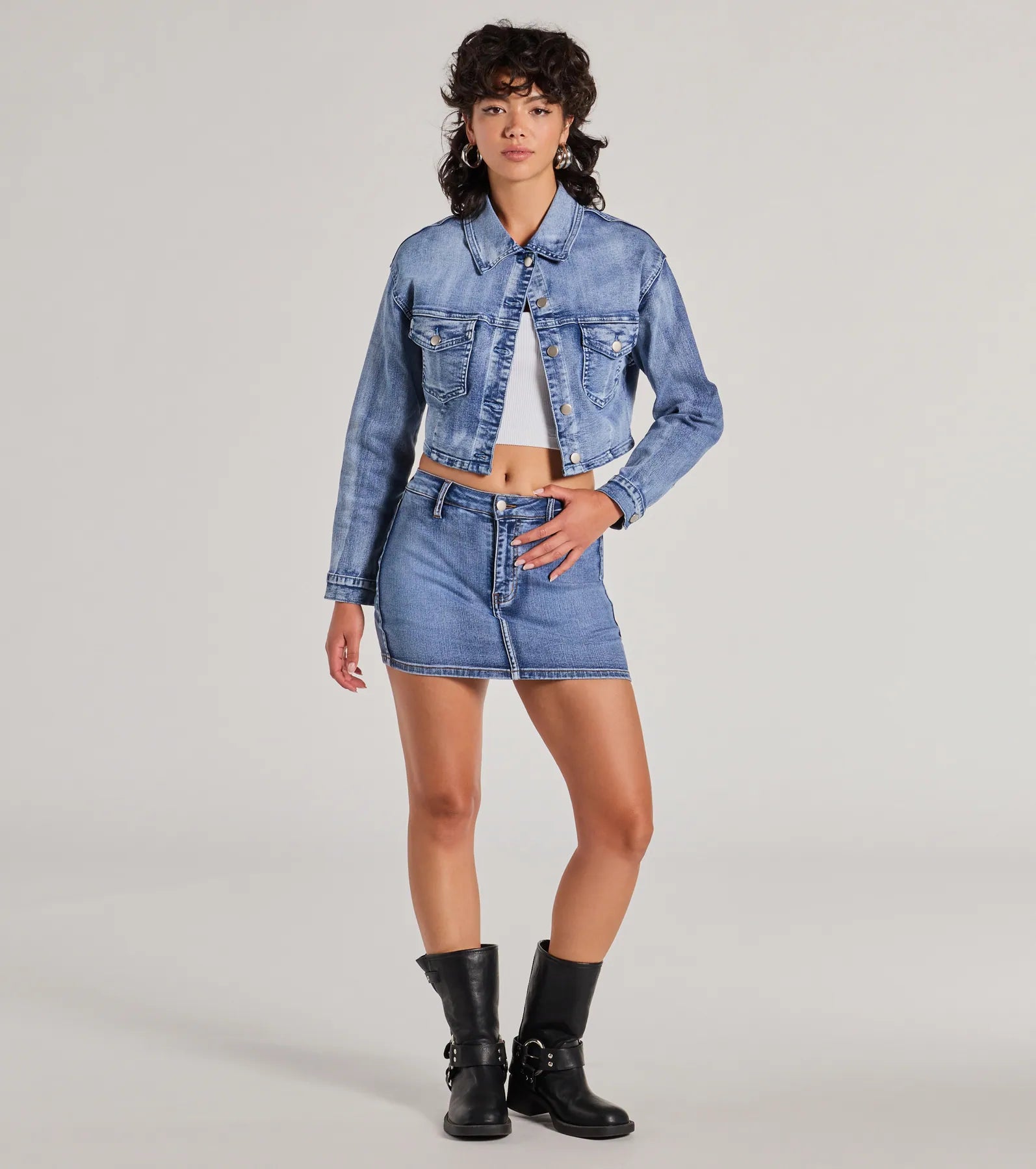 Trendy Classic Cropped Denim Jacket - Image 3