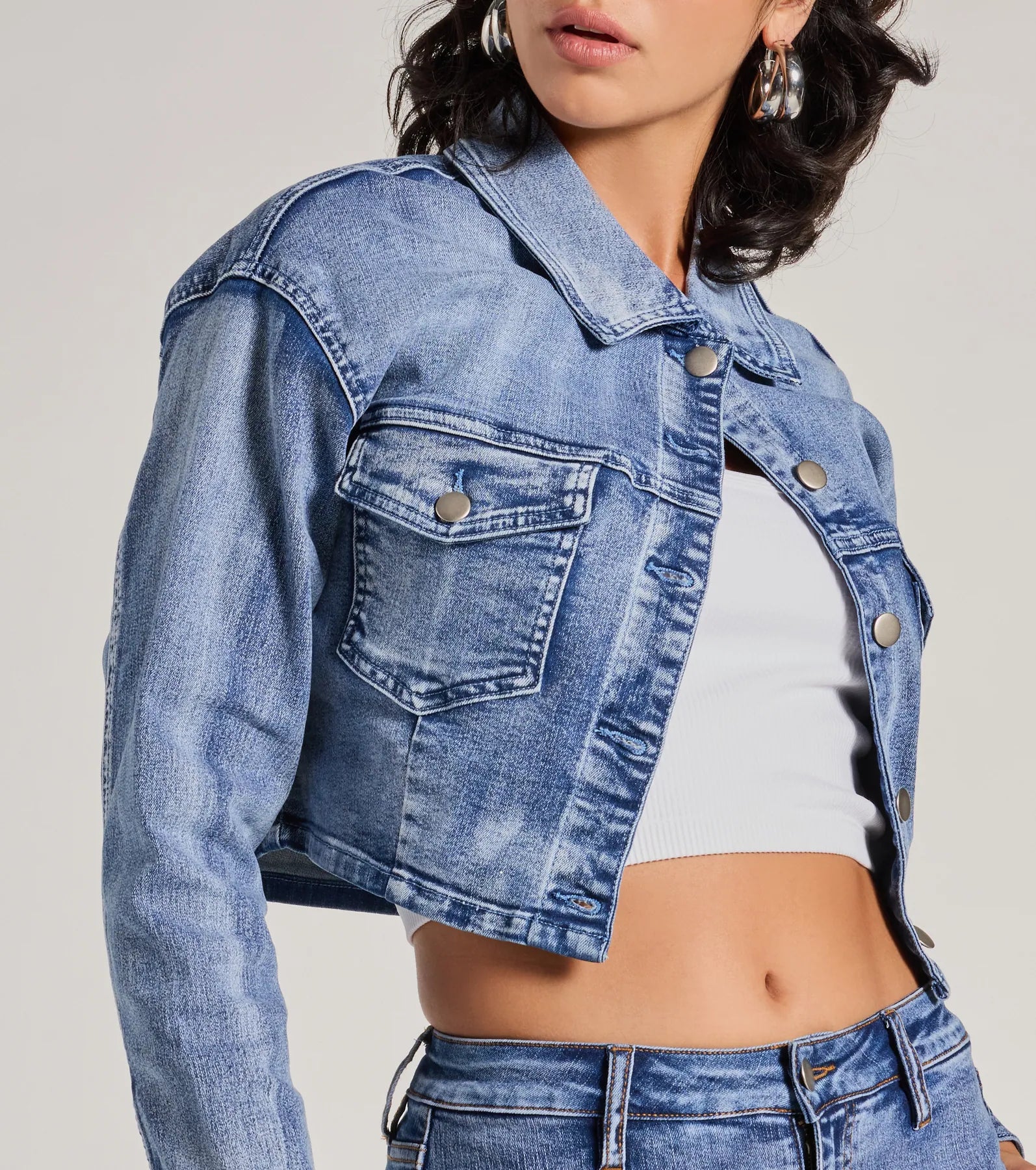 Trendy Classic Cropped Denim Jacket - Image 4