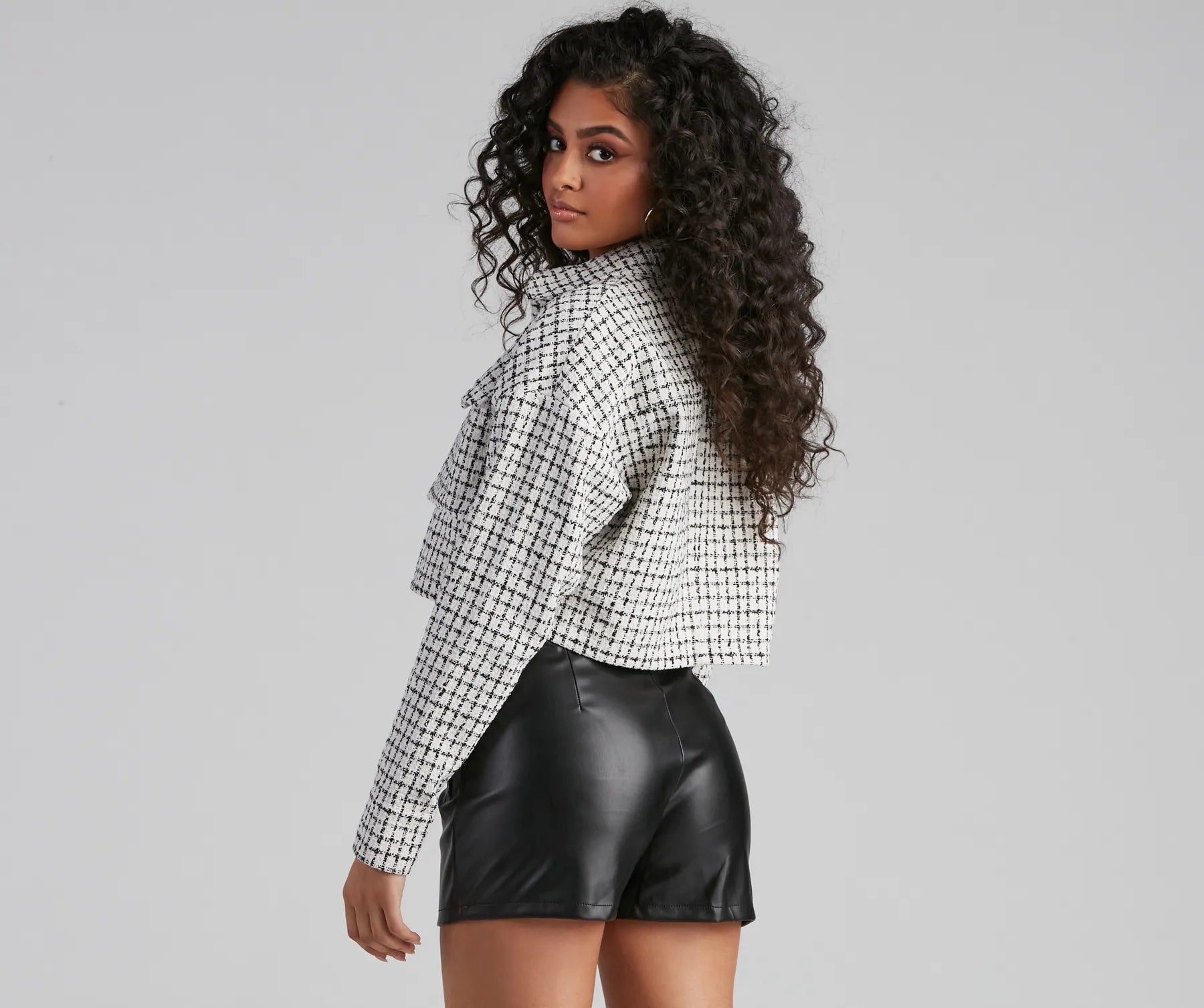 Chic Sophistication Tweed Cropped Jacket - Image 4