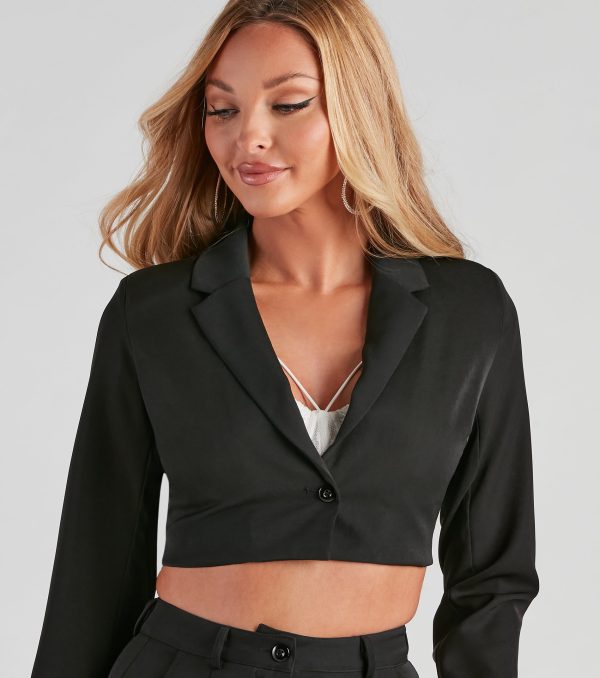 Effortless And Elevated Cropped Blazer - Image 4