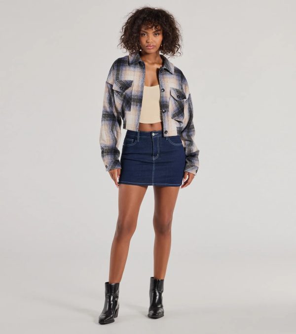 Casually Cozy Plaid Woven Cropped Shacket - Image 3