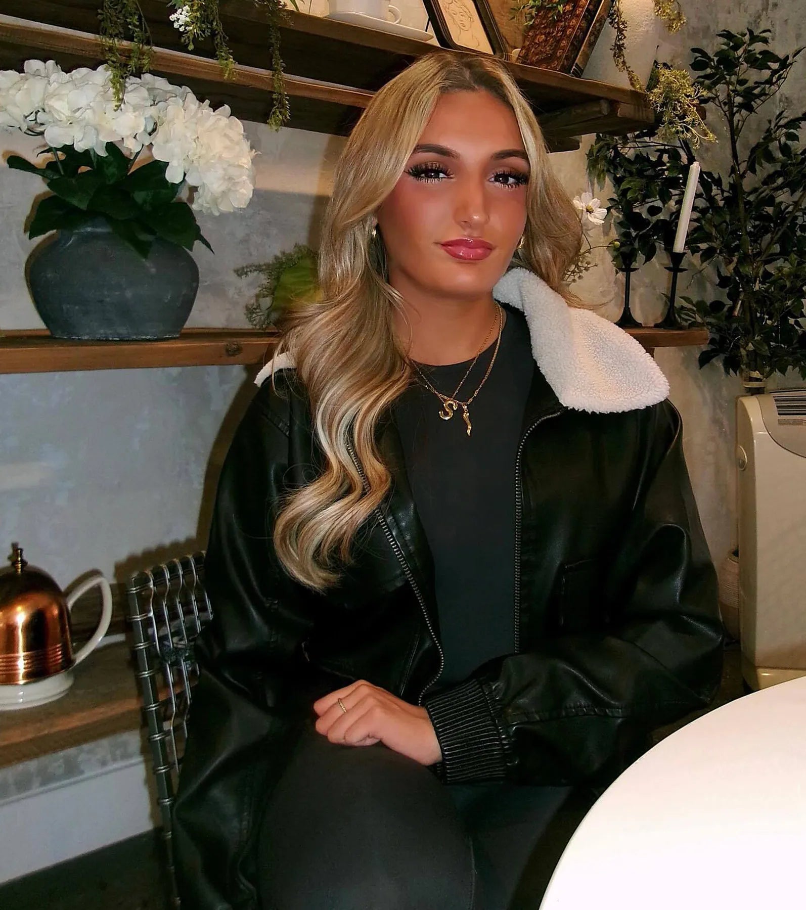 Edgy Chic Flair Faux Leather And Sherpa Bomber Jacket - Image 2