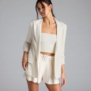 Looking Chic Blazer With Linen