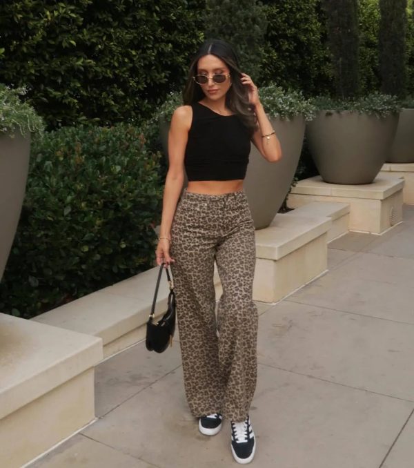 Wildly Chic Mid-Rise Leopard Print Baggy Pants - Image 7