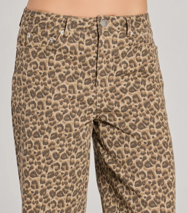 Wildly Chic Mid-Rise Leopard Print Baggy Pants - Image 3