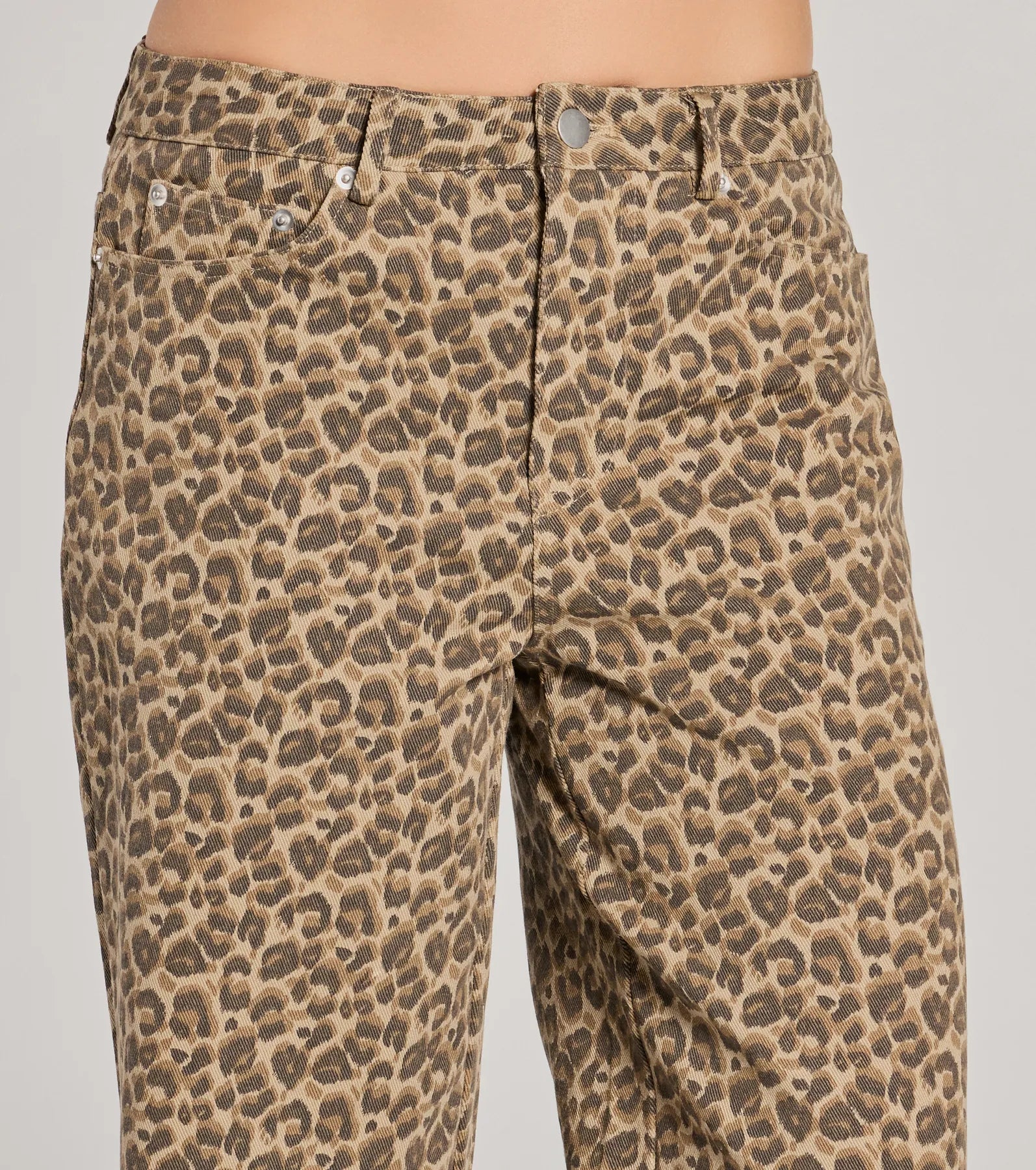 Wildly Chic Mid-Rise Leopard Print Baggy Pants - Image 3