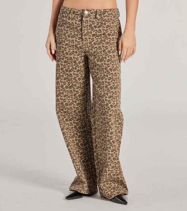 Wildly Chic Mid-Rise Leopard Print Baggy Pants - Image 4