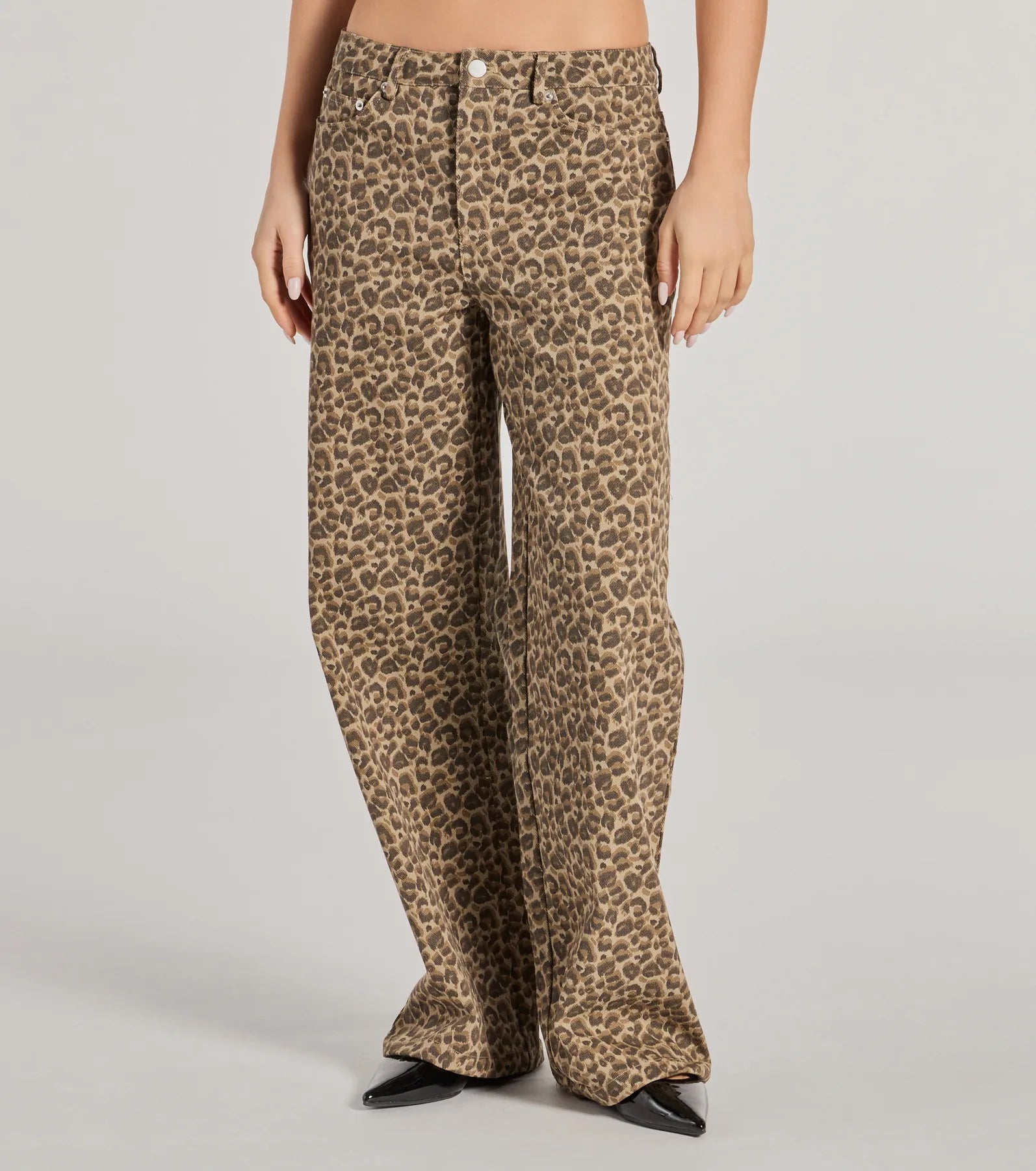 Wildly Chic Mid-Rise Leopard Print Baggy Pants - Image 4