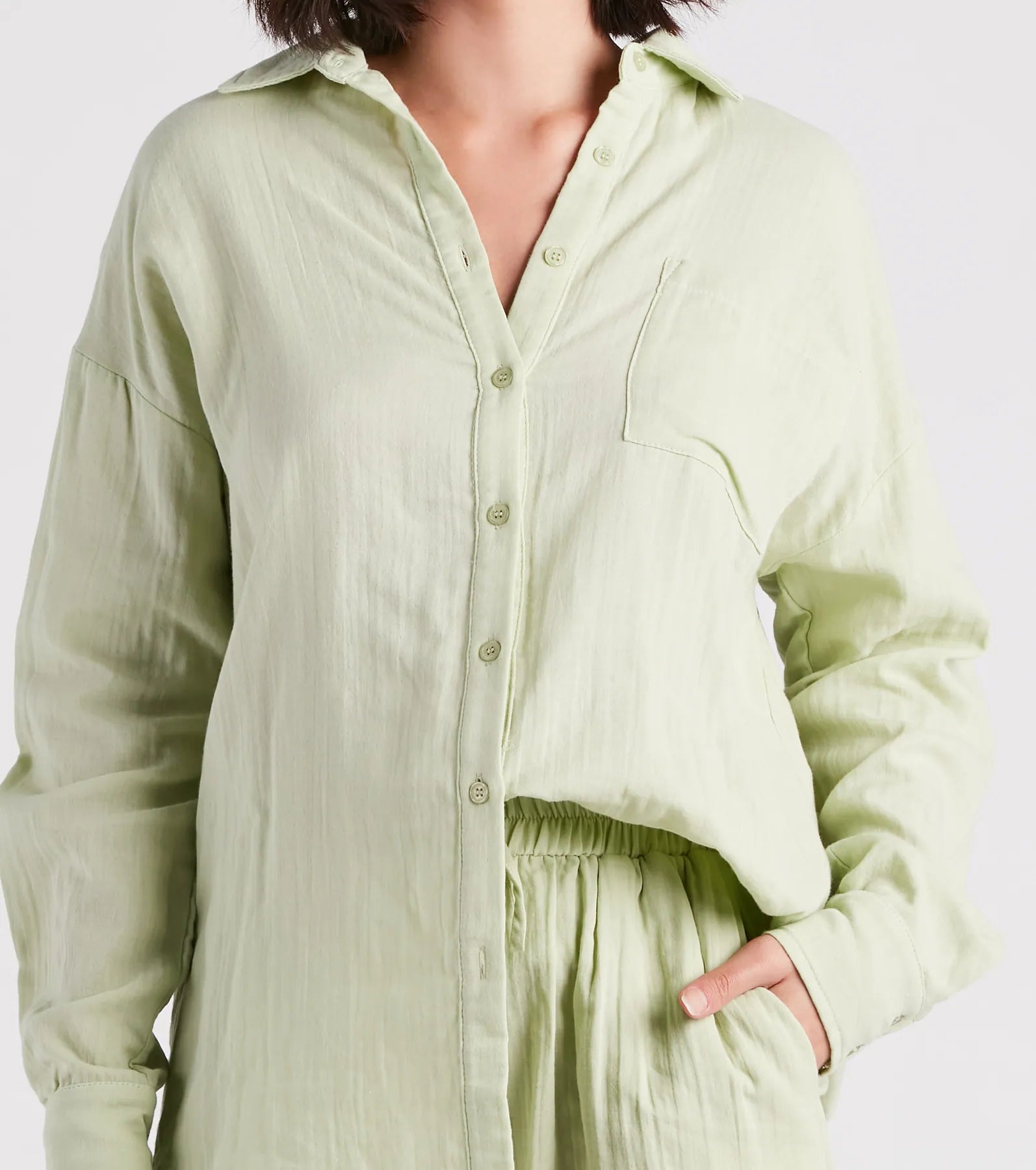 Coastal Cute Linen Top And Shorts Set - Image 4