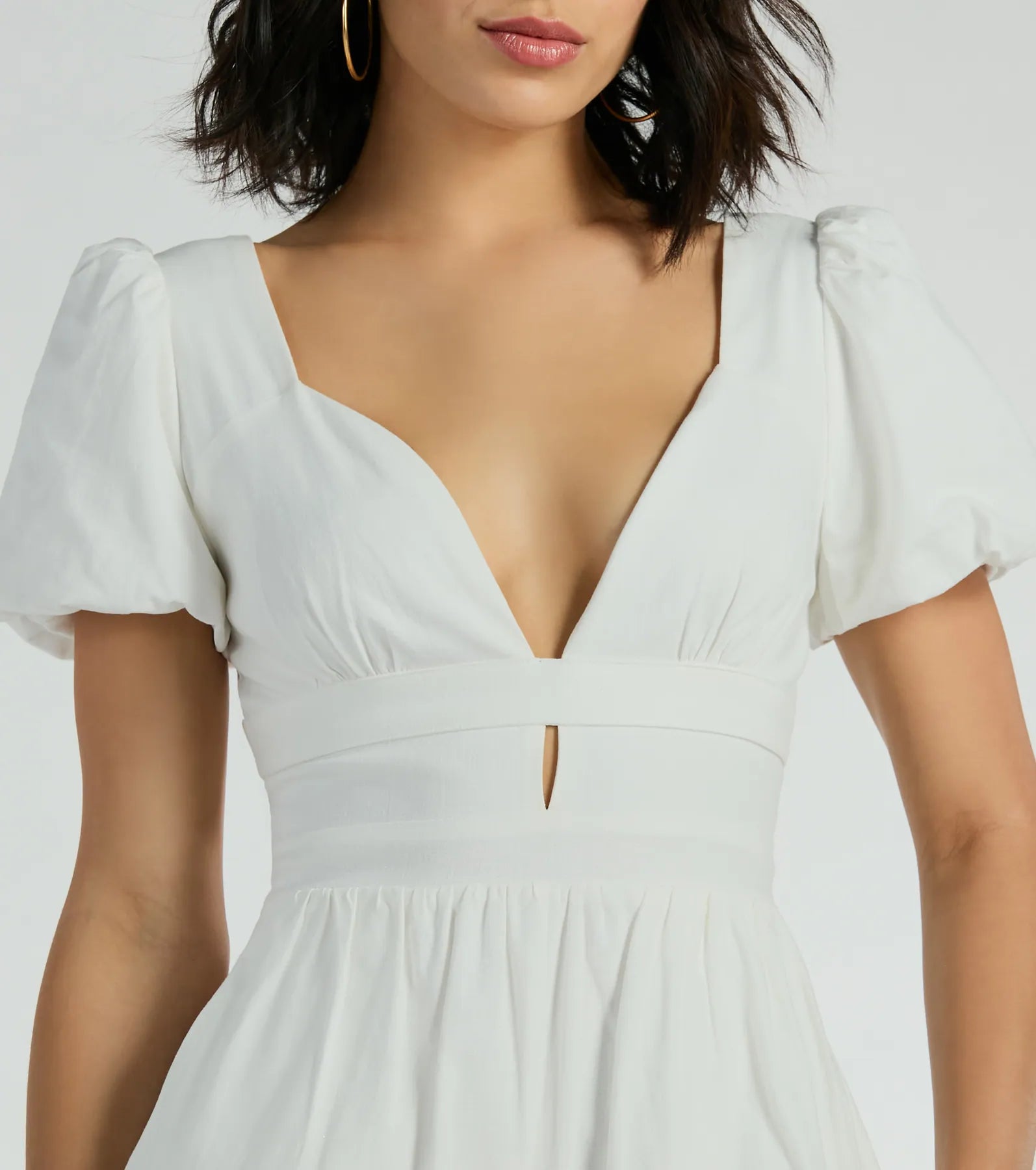 One Take Puff Sleeve V-Neck Linen Romper - Image 4