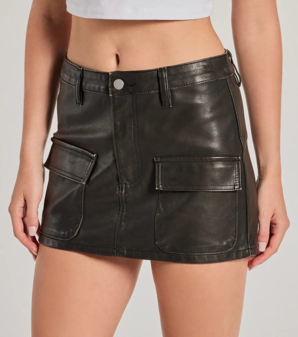 Cool-Girl Sleek Faux Leather Cargo Mini Skirt - Image 4