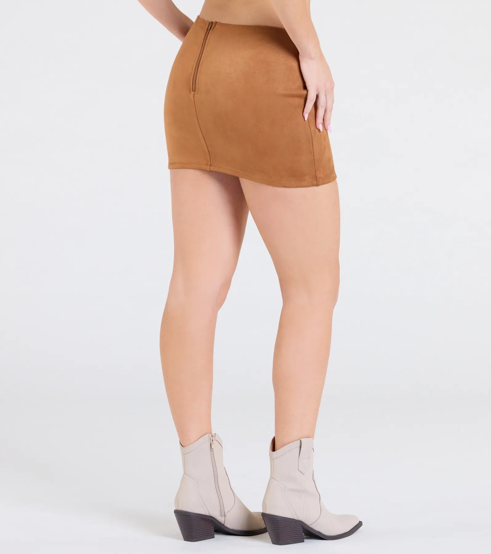 Total Charmer Low-Rise V-Waist Mini Skirt - Image 2
