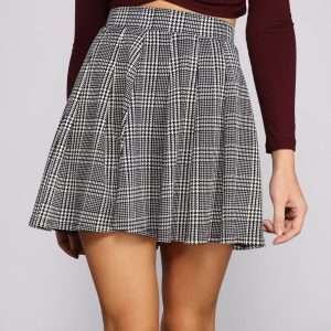 Chic Houndstooth Pleated Mini Skirt