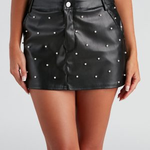 Chic Details Pearl PU Mini Skirt