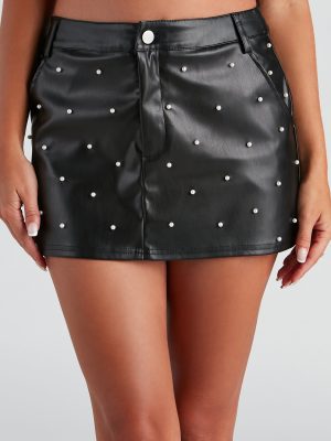 Chic Details Pearl PU Mini Skirt