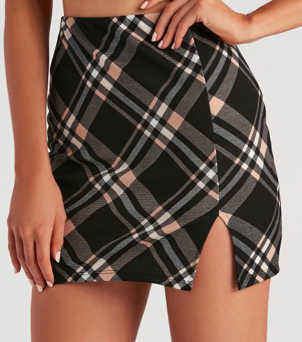 Seasonal Plaid Crepe Mini Skirt - Image 8