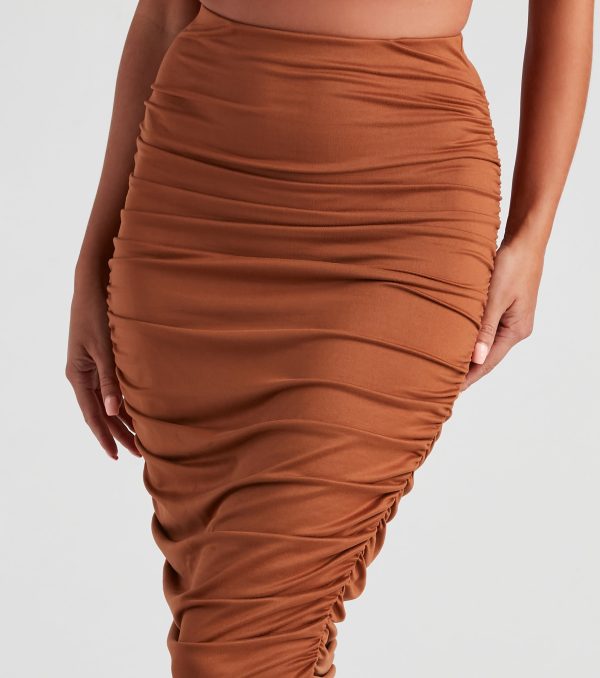 Gorgeous Silhouette Ruched Midi Skirt - Image 8