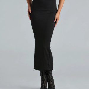 Streamlined Silhouette Smooth Knit Maxi Skirt