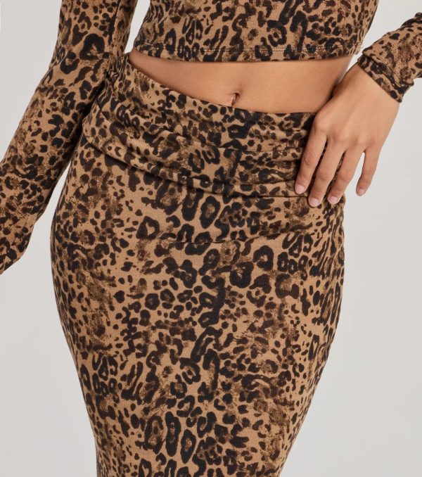 Bold Aura Leopard Print Knit Maxi Skirt - Image 3