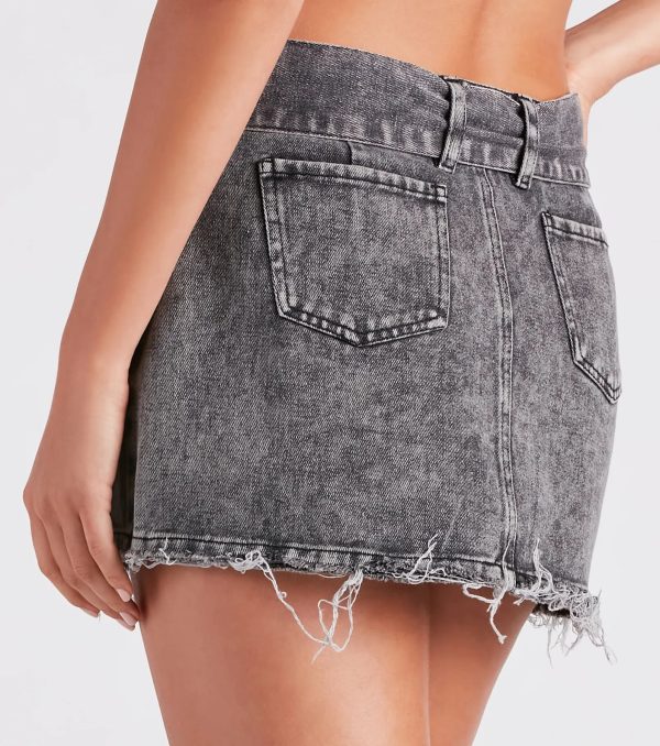 Cool-Girl Era Belted Denim Mini Skirt - Image 3