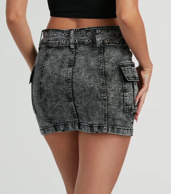Trendsetting Aesthetic Belted Denim Mini Skirt - Image 2