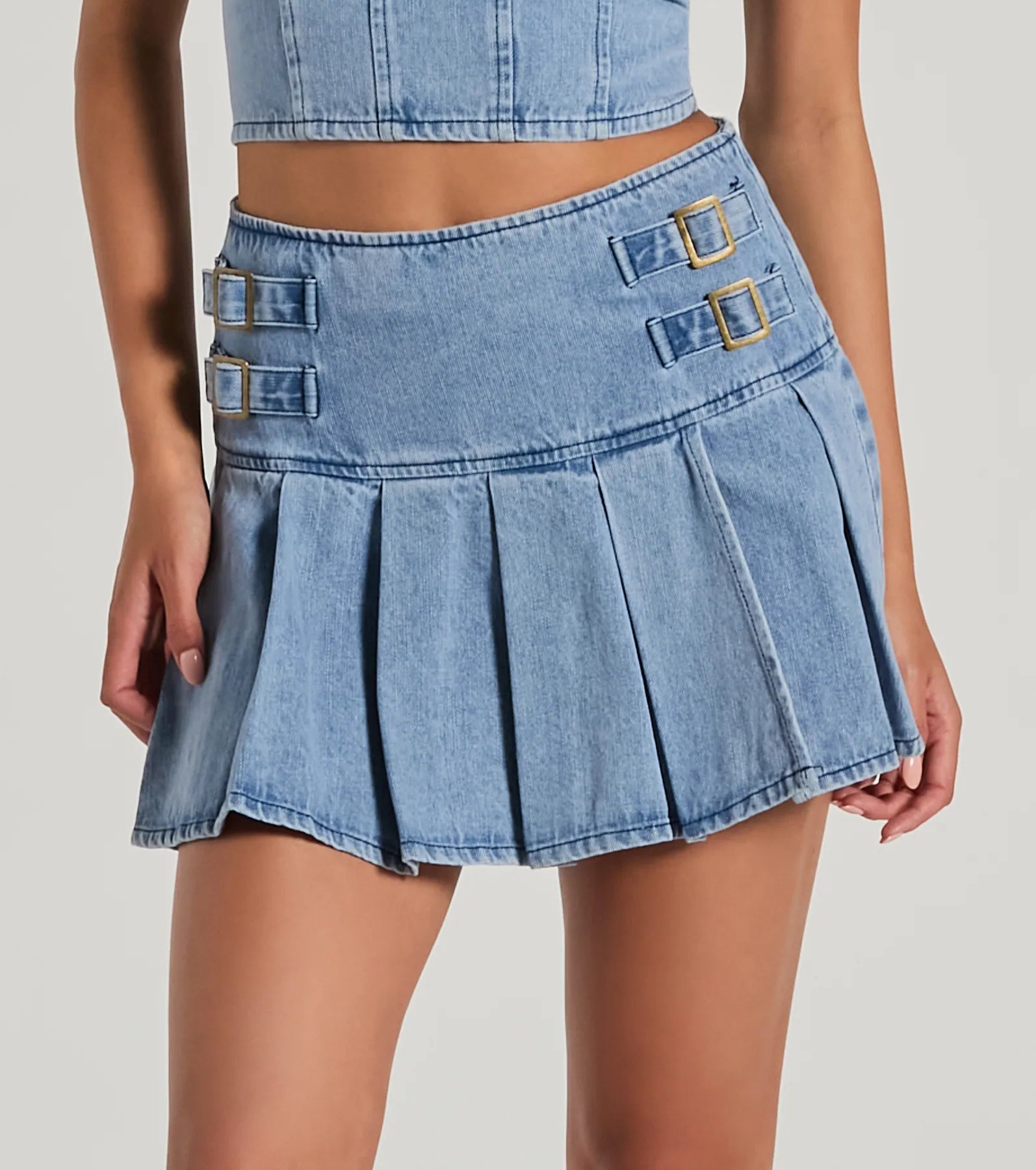 Flirty Duo High-Rise Buckle Pleated Denim Mini Skirt - Image 3