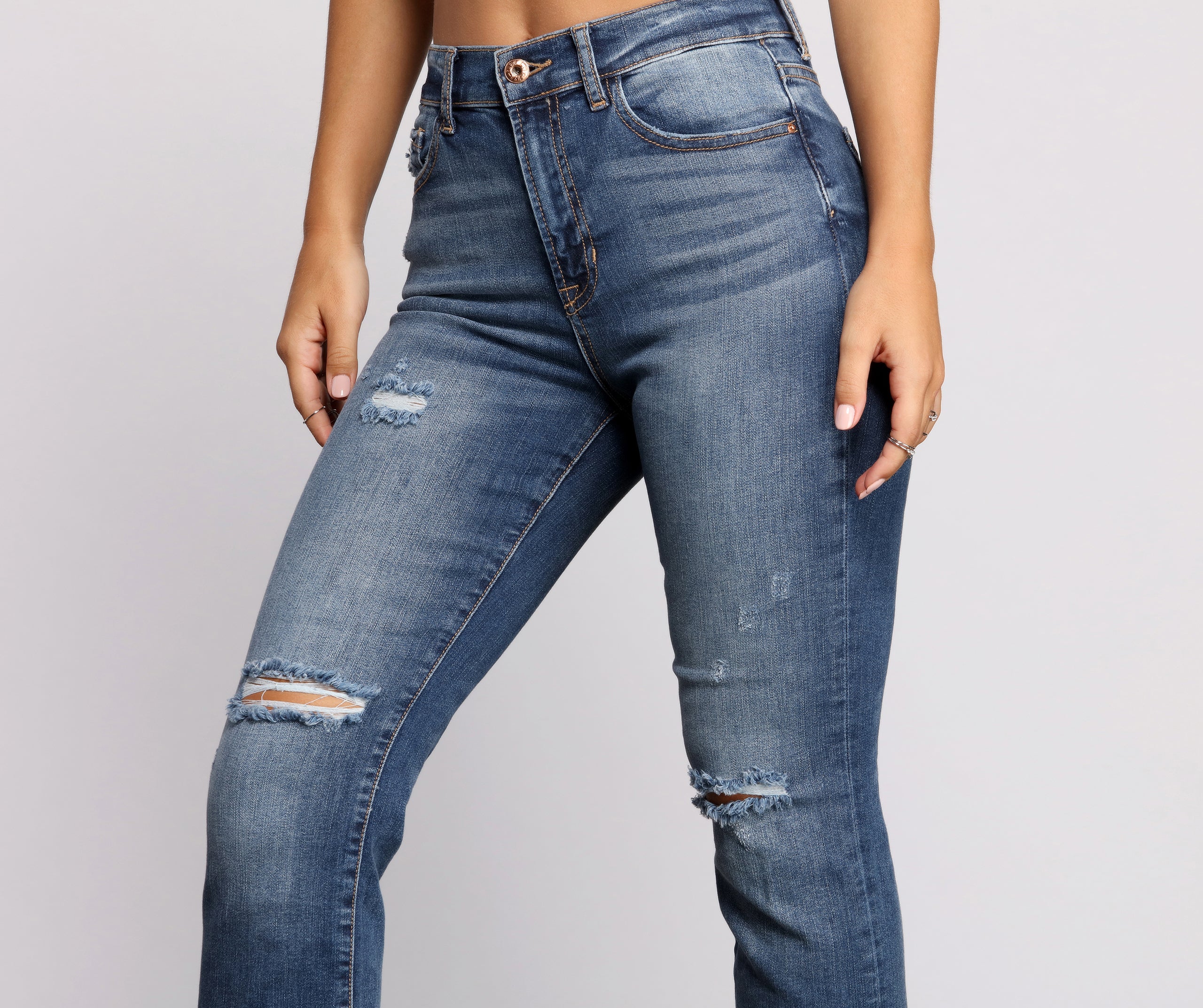 Level Up Mid Rise Frayed Cropped Jeans - Image 3
