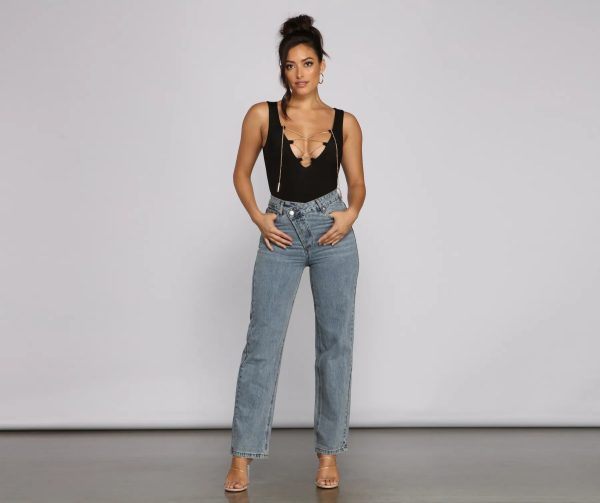 Trendy Asymmetrical High-Rise Boyfriend Jeans - Image 3