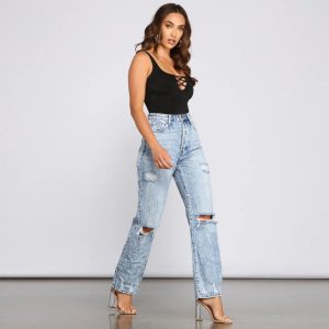 Effortless And Edgy Boyfriend Jeans