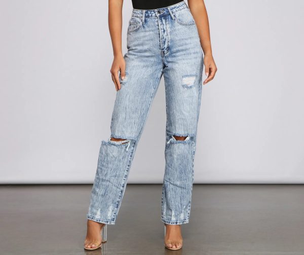 Effortless And Edgy Boyfriend Jeans - Image 2