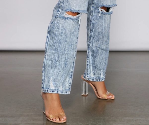 Effortless And Edgy Boyfriend Jeans - Image 3