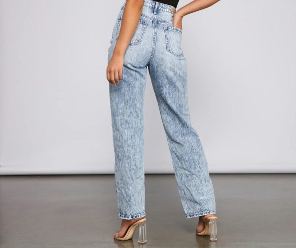 Effortless And Edgy Boyfriend Jeans - Image 6