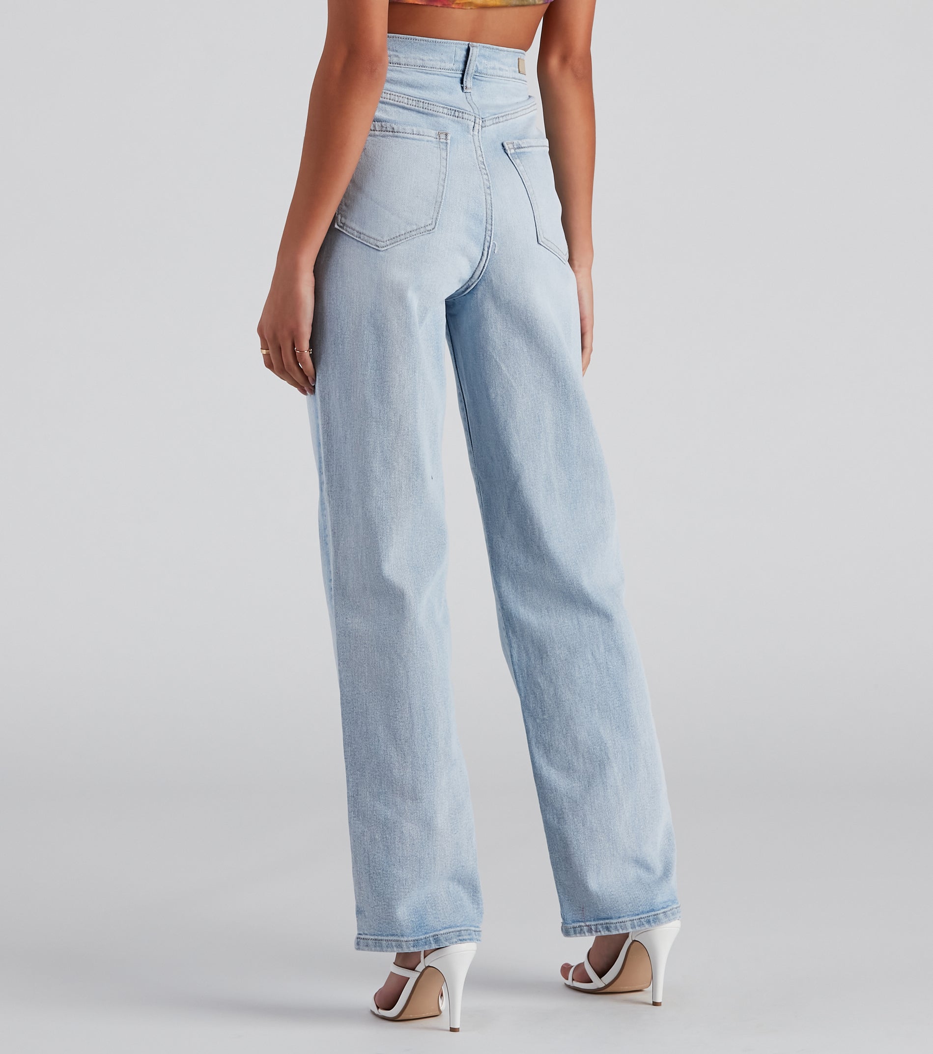 Vintage Chic Straight-Leg Jeans - Image 2