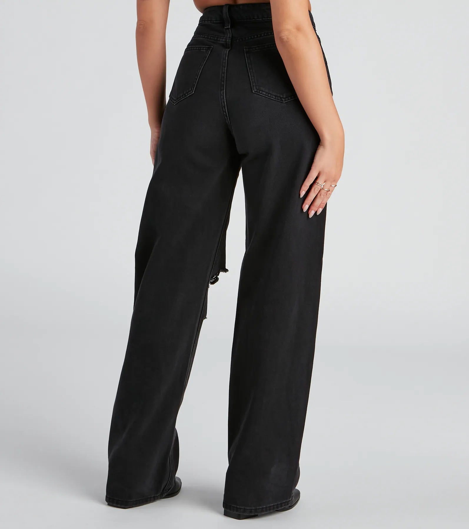 Effortless Edge Wide-Leg Denim Jeans - Image 3