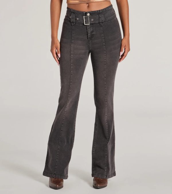 Cool-Girl Era Belted Flare-Leg Jeans - Image 4
