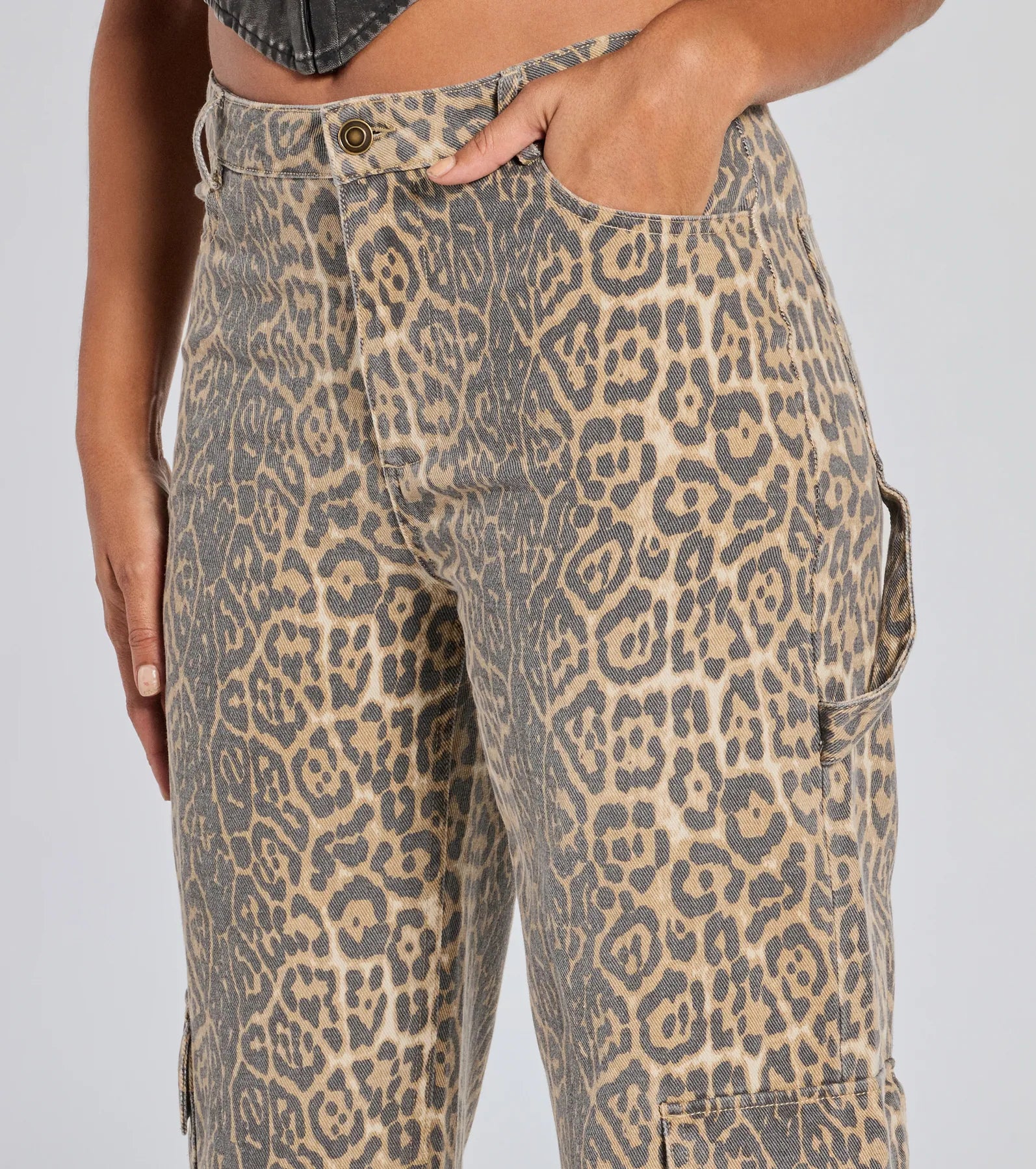 It-Girl Factor Leopard Print Cargo Denim Pants - Image 4