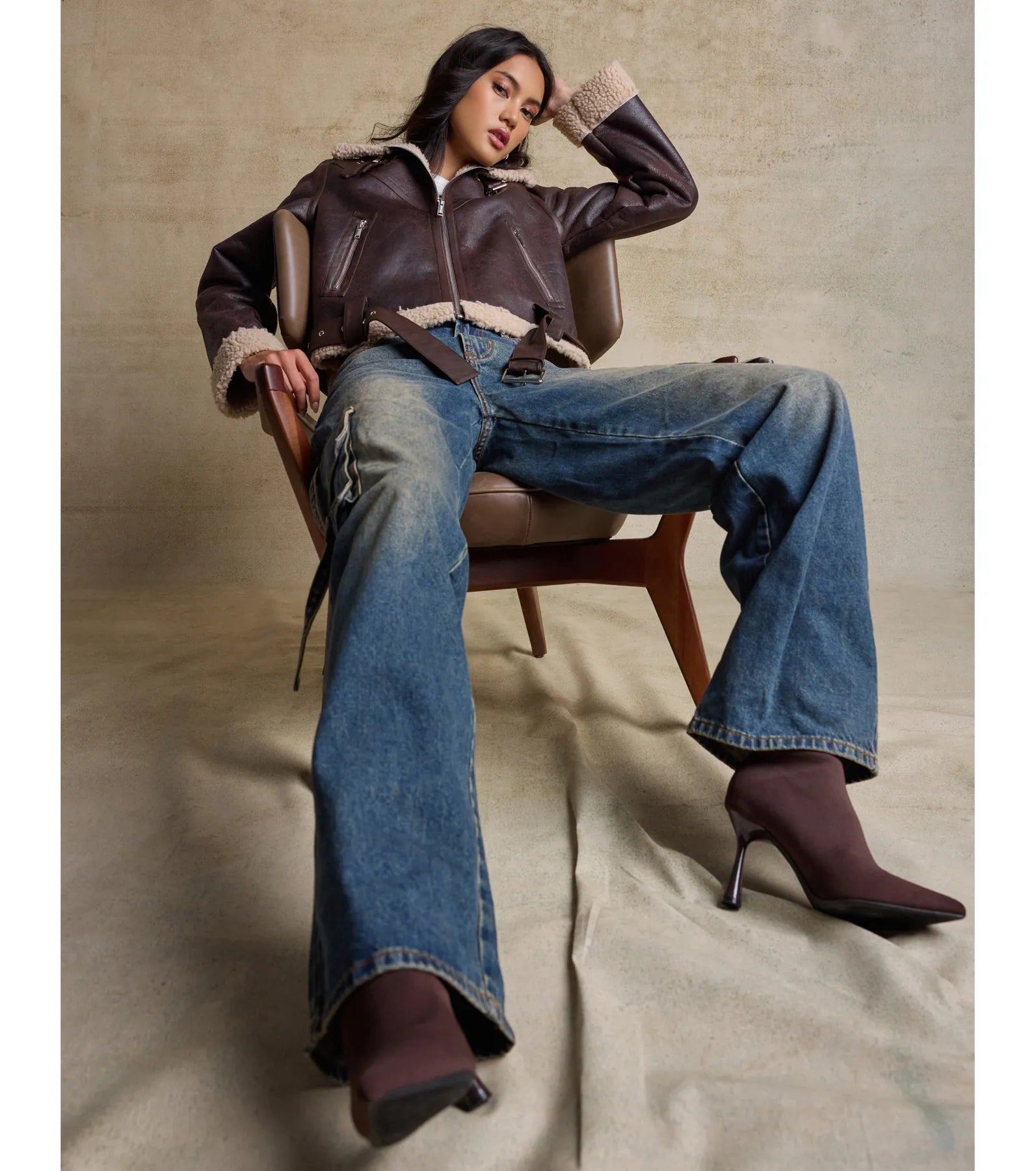 Trendsetter High-Rise Wide-Leg Cargo Jeans - Image 5