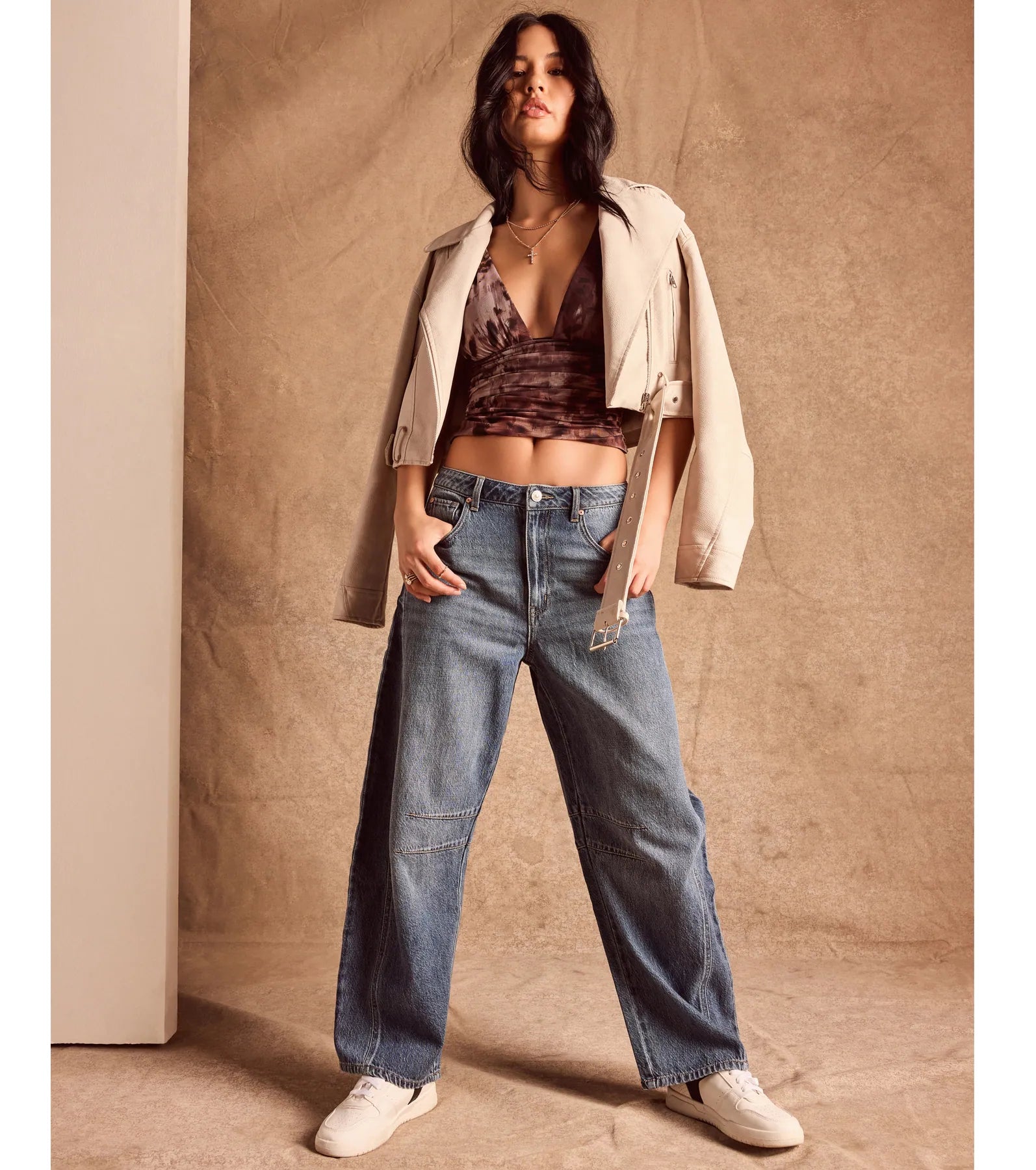 The Classic Mid-Rise Barrel Leg Denim Jeans - Image 6