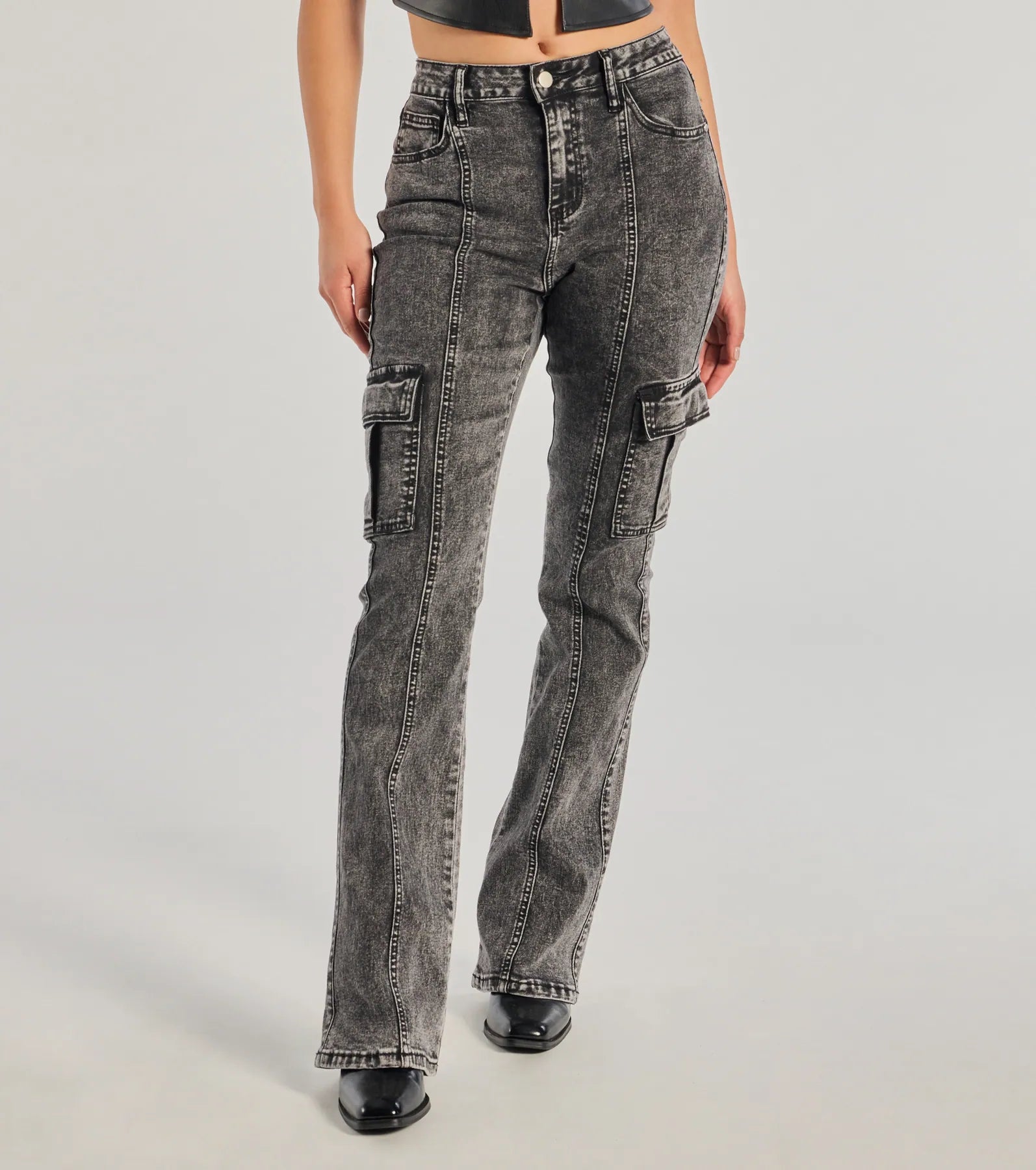 Bold High-Rise Acid Wash Cargo Jeans - Image 4