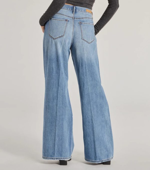 Edgy Allure Wide-Leg Distressed Denim Jeans - Image 3